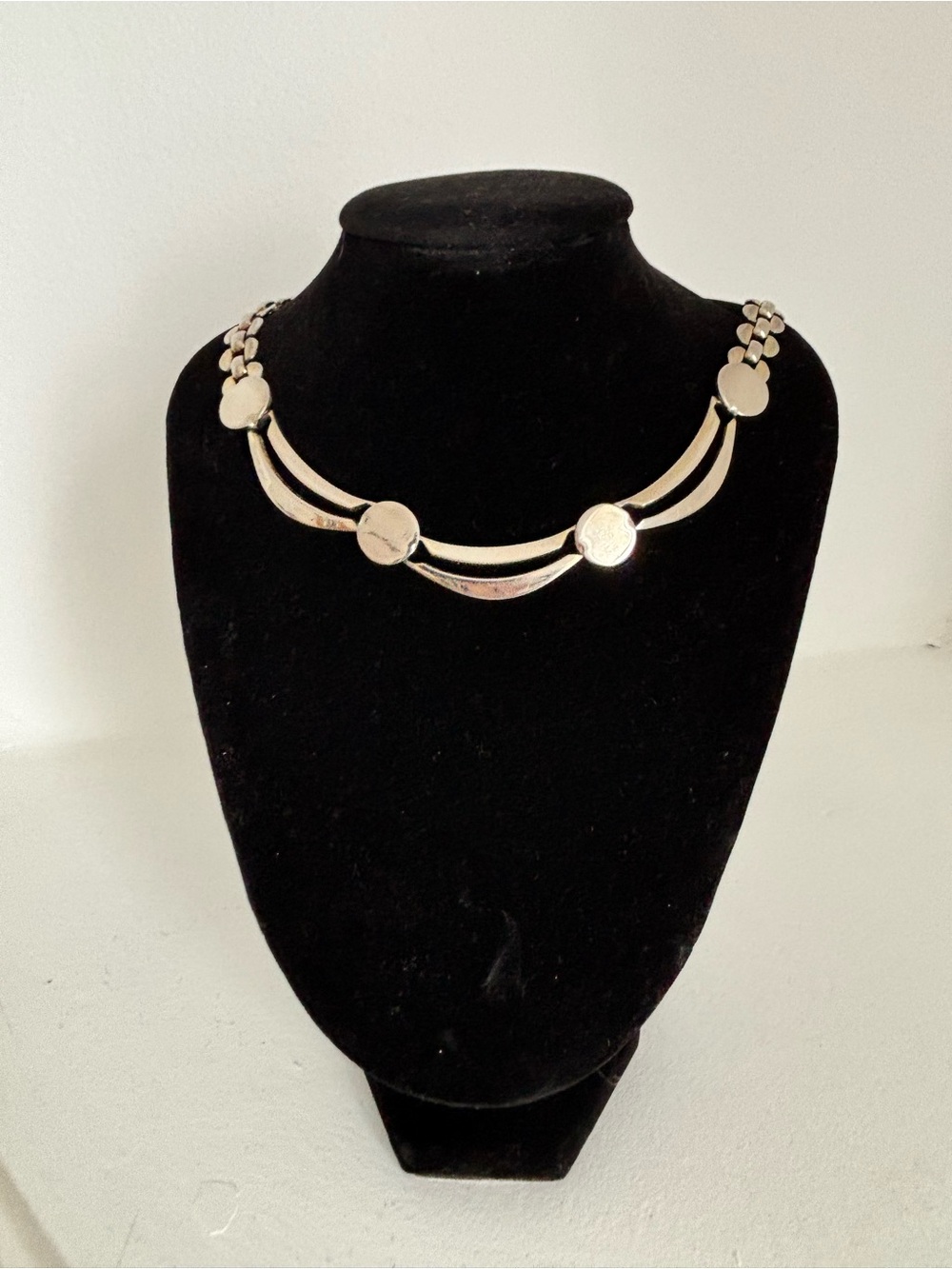 Vintage SPERRY Silver Tone Choker Necklace Sculptural Curved Link